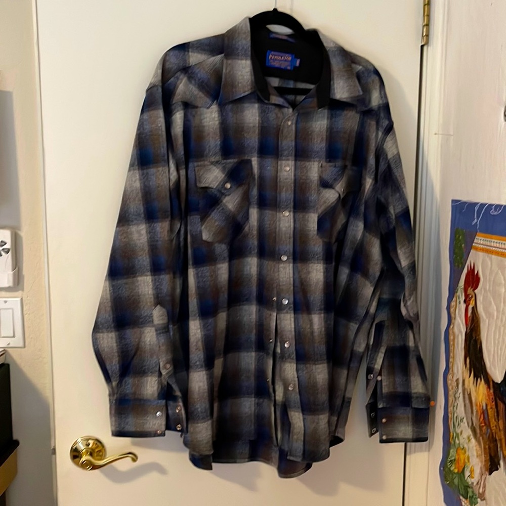 Mens Pendleton long sleeve 100% pure Virgin Wool. Excellent cond.    XL Long